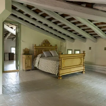 Exquisite Loft Near Barcelona Apartman *